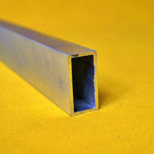 profil-40x20x2-scaled-1.jpg Profil aluminiowy prostokątny 40x20x2mm